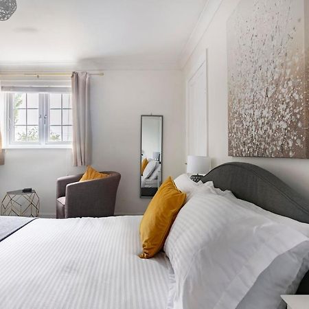 The Green Views Apartment Families, Tourists, Professionals Maidenhead Exterior photo