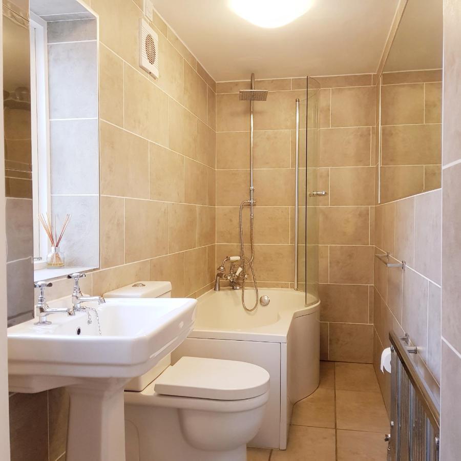 The Green Views Apartment Families, Tourists, Professionals Maidenhead Exterior photo