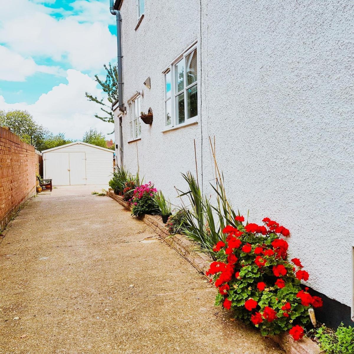 The Green Views Apartment Families, Tourists, Professionals Maidenhead Exterior photo